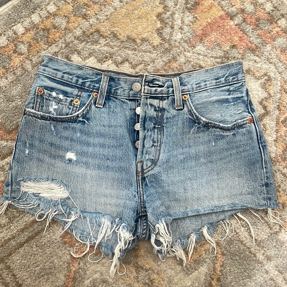 Levi’s Cut Off Shorts Size 27 Great Condition